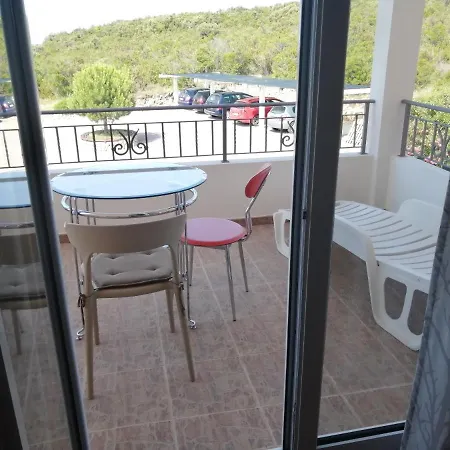 Adriatika Apartman *